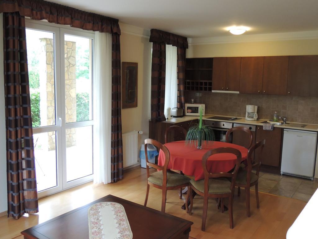 Luxus Golf Apartment Bük Kamer foto