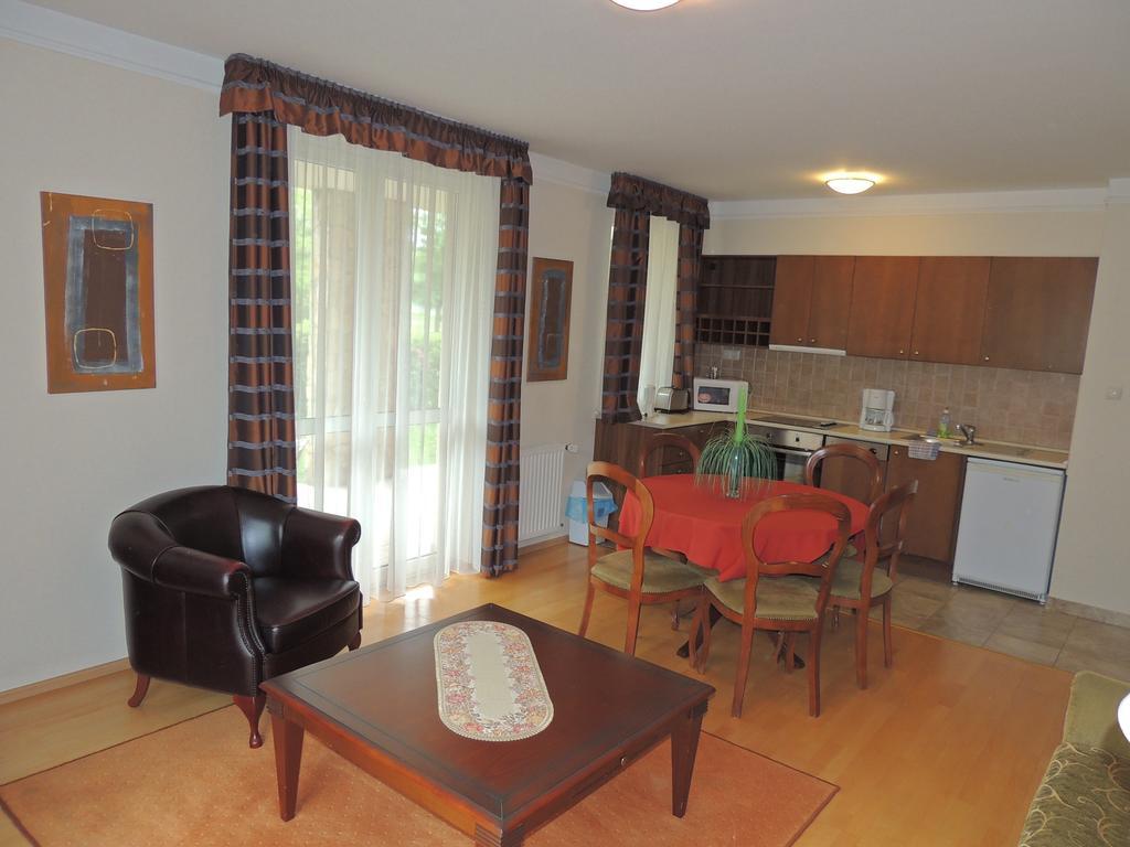 Luxus Golf Apartment Bük Kamer foto