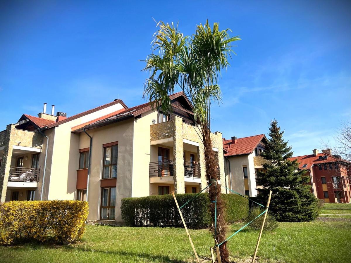 Luxus Golf Apartment Bük Buitenkant foto