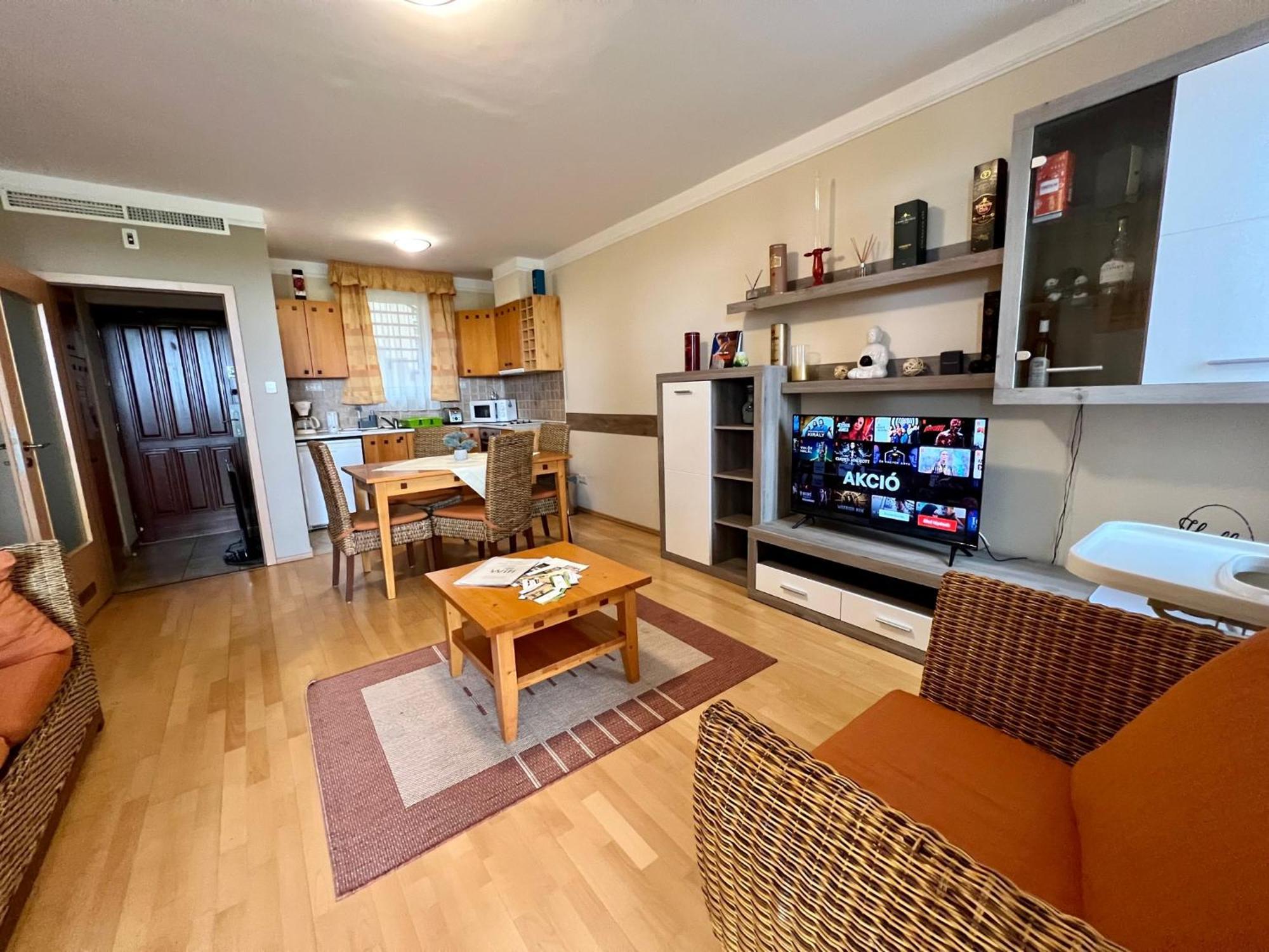 Luxus Golf Apartment Bük Buitenkant foto